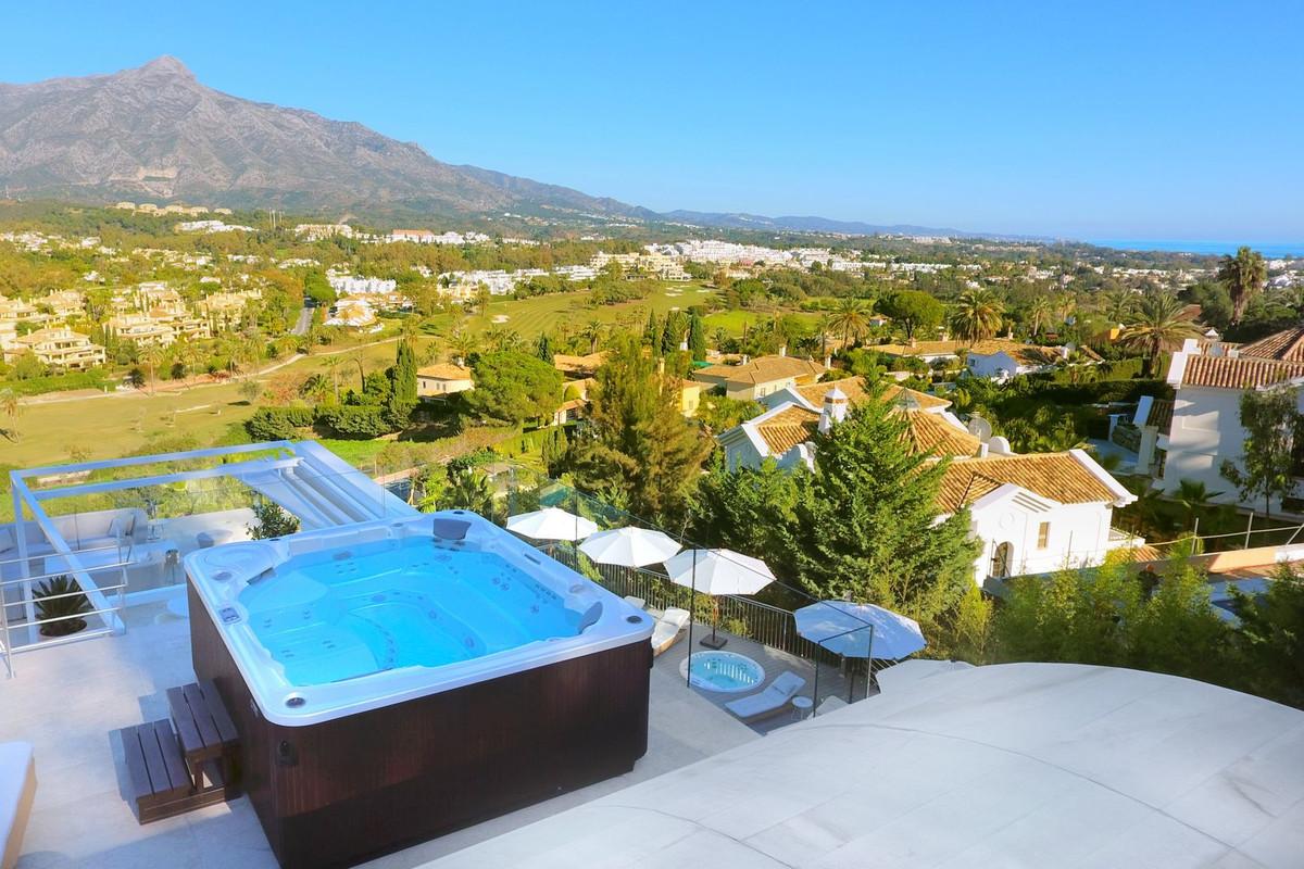 For Sale: Luxury Villa with Panoramic Views in Marbella 247913312 15320861 foto 252887 - For Sale: Luxury Villa with Panoramic Views in Marbella