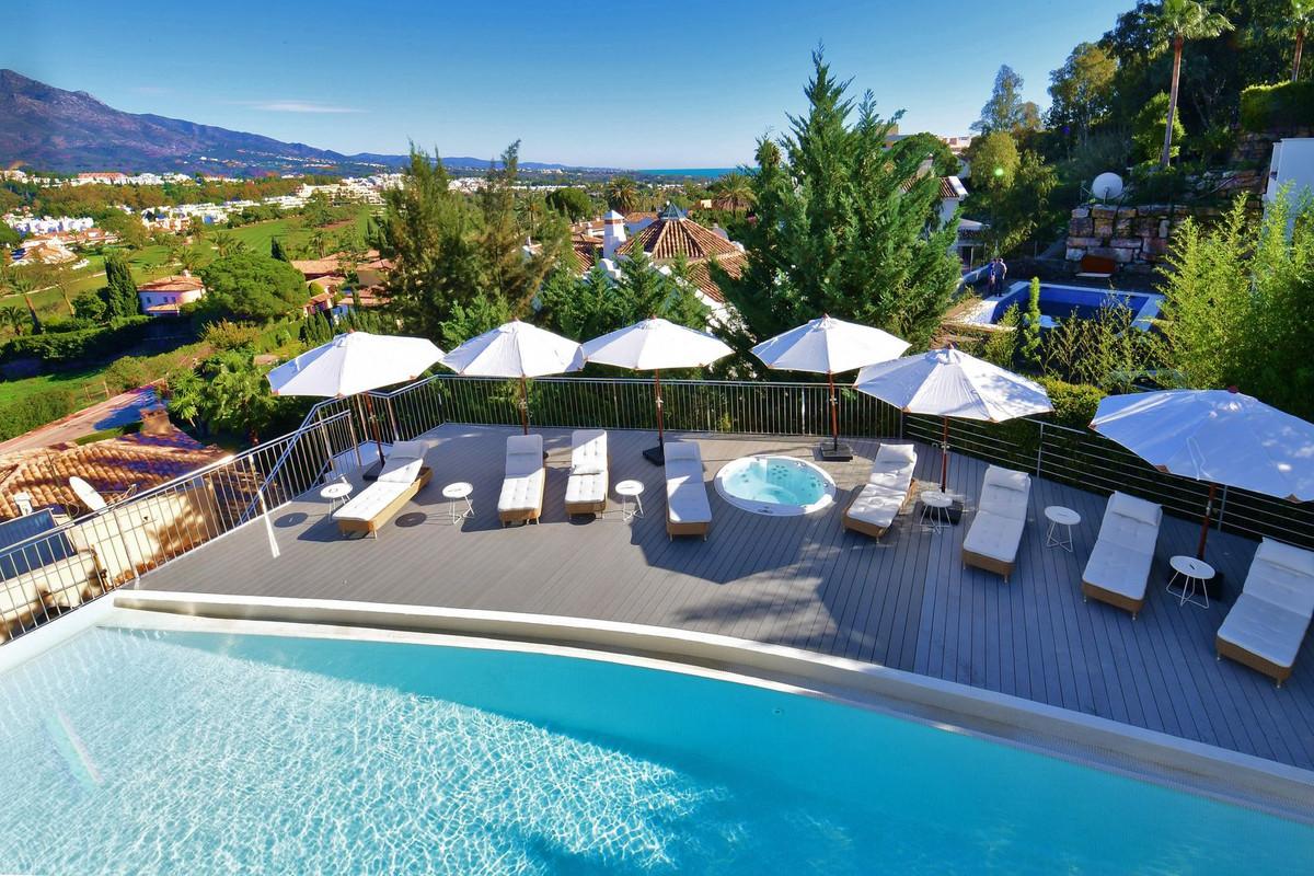 For Sale: Luxury Villa with Panoramic Views in Marbella 247913312 15320861 foto 375915 - For Sale: Luxury Villa with Panoramic Views in Marbella