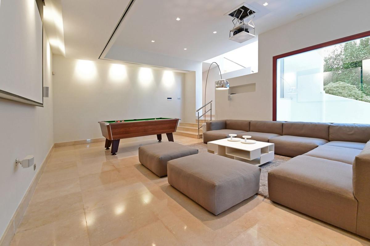 For Sale: Luxury Villa with Panoramic Views in Marbella 247913312 15320861 foto 571625 - For Sale: Luxury Villa with Panoramic Views in Marbella